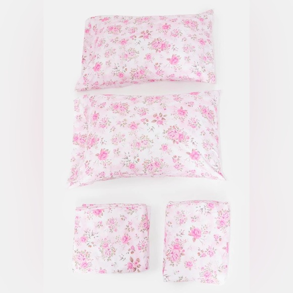 NEW Dolls Kill Home “Floating Roses” Bed Sheet Set Home Accent - Picture 7 of 8